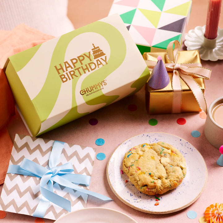 Geburtstag Cookie Box Lieferung - klobige Funfetti -Kekse, die an Ihre Tür geliefert werden